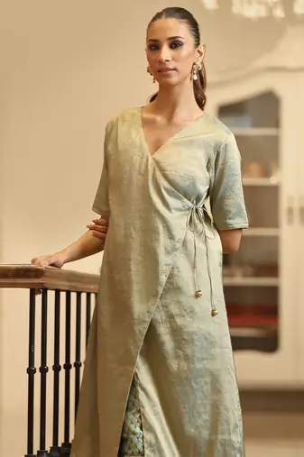 Green handloom tissue kurta set