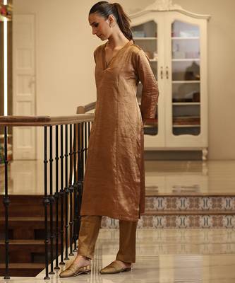 Golden chanderi silk tissue kurta set 2
