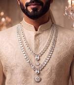 White kundan pearl groom necklace – classic wedding accessory