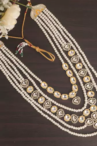 Gold kundan pearl necklace – graceful traditional groom jewellery