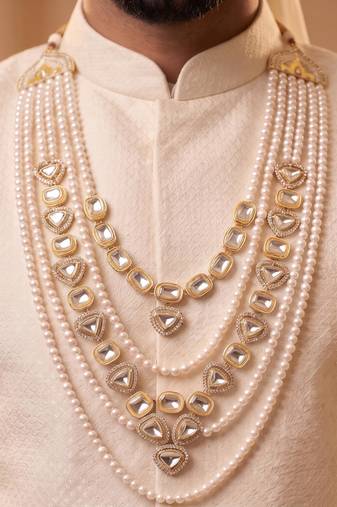 Gold kundan pearl necklace – graceful traditional groom jewellery