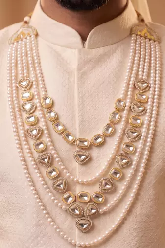Gold kundan pearl necklace – graceful traditional groom jewellery
