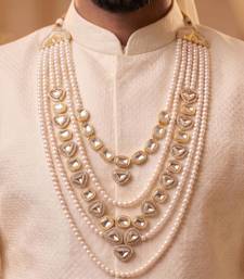 Gold kundan pearl necklace – graceful traditional groom jewellery