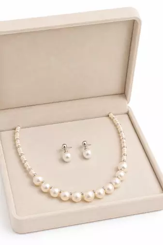 Pearl necklace and earrings jewellery set with silver beads graduated pearl design, drop earrings included, white pearl.