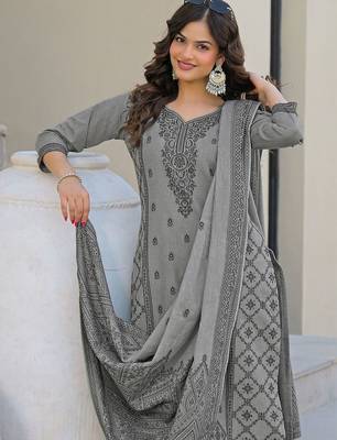 Grey Cotton Ethnic Motifs Embroidered Regular Thread Work Kurta with Trousers & With Dupatta 6