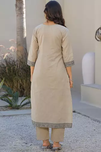 Cream Cotton Ethnic Motifs Embroidered Regular Thread Work Kurta with Trousers & With Dupatta