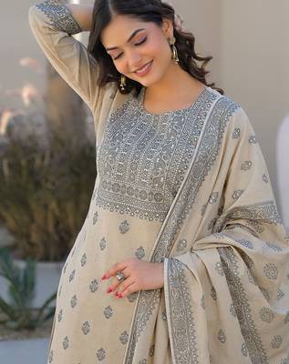 Cream Cotton Ethnic Motifs Embroidered Regular Thread Work Kurta with Trousers & With Dupatta 7