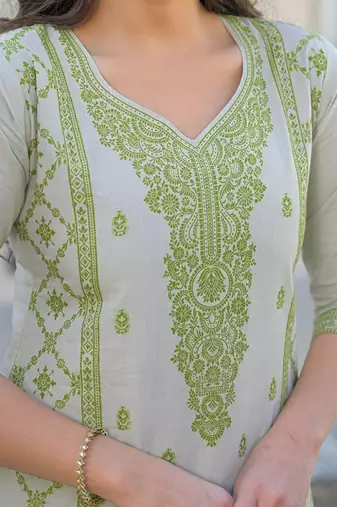 White Parrot Cotton Ethnic Motifs Embroidered Regular Thread Work Kurta with Trousers & With Dupatta