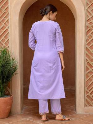 Lavender Cotton Blend Ethnic Motifs Embroidered Thread Work Kurta with Trousers & Dupatta 4