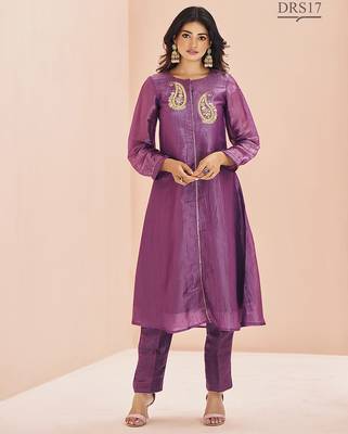 Purple hand work embellished kurta set 1