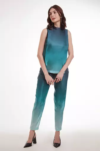 Blue gradient sleeveless pants set