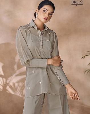 Green hand-embroidered organza co-ord set 3