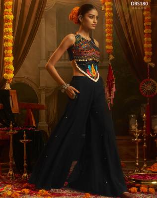 Black georgette palazzo set with thread, mirror & shell detailing 2