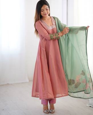 Peach pure tissue anarkali suit with handwork and printed organza dupatta 3