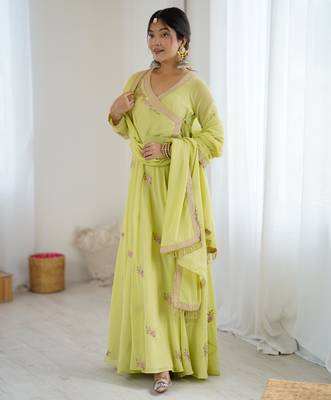 Elegant green embroidered georgette gown with dupatta 2