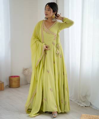 Elegant green embroidered georgette gown with dupatta 3