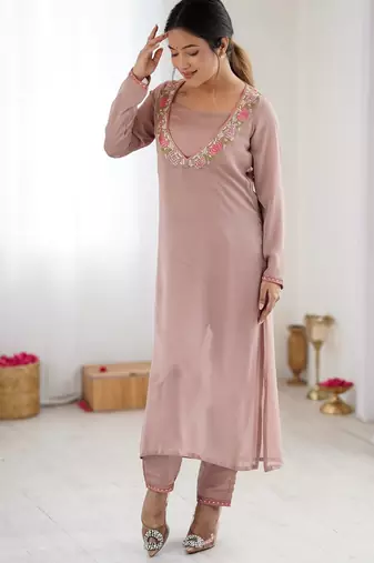 Dusty rose floral embroidered v-neck kurta pant set