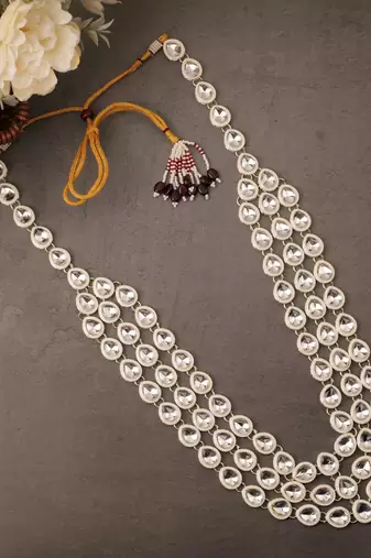 White kundan necklace for women – graceful ethnic accessory