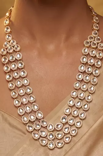 White kundan necklace for women – graceful ethnic accessory