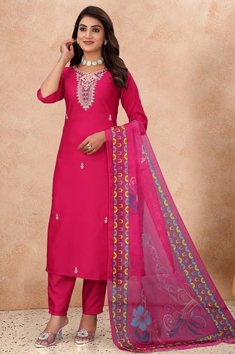 PINK EMBRODEIRY WORK WITH DIGITAL DUPATTA AND FABRIC COTTON BLEND KURTI PANT DUPATTA SET