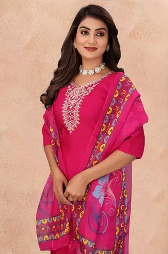 PINK EMBRODEIRY WORK WITH DIGITAL DUPATTA AND FABRIC COTTON BLEND KURTI PANT DUPATTA SET