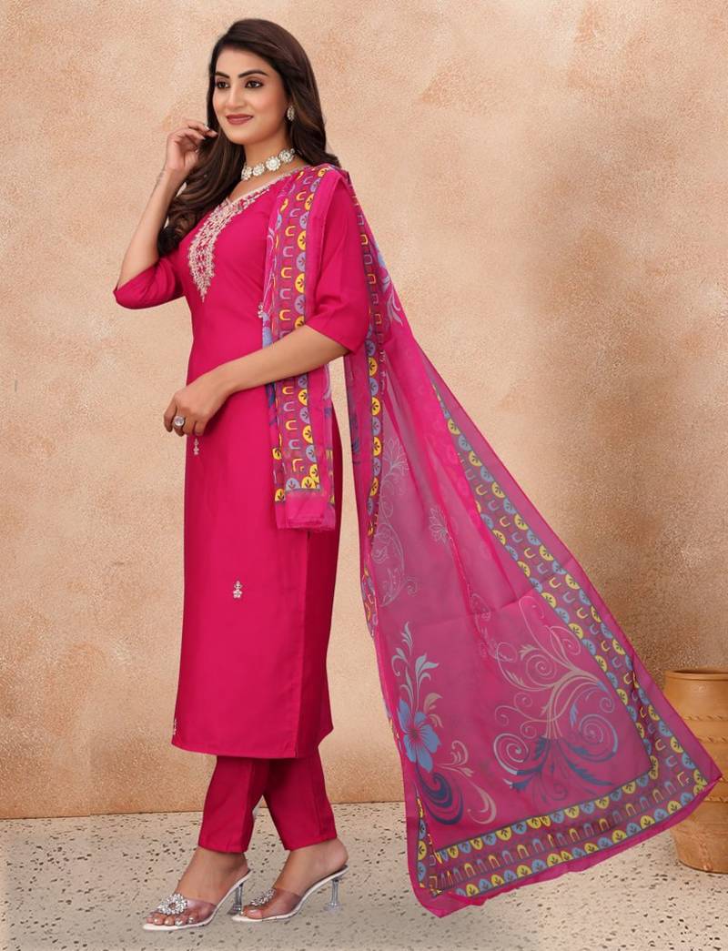 PINK EMBRODEIRY WORK WITH DIGITAL DUPATTA AND FABRIC COTTON BLEND KURTI PANT DUPATTA SET