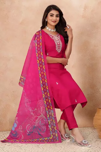 PINK EMBRODEIRY WORK WITH DIGITAL DUPATTA AND FABRIC COTTON BLEND KURTI PANT DUPATTA SET