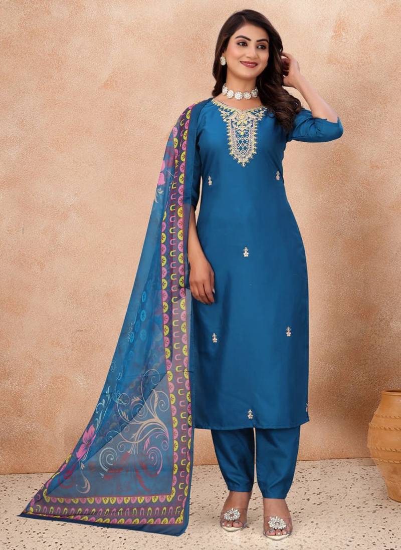 BLUE EMBRODEIRY WORK WITH DIGITAL DUPATTA AND FABRIC COTTON BLEND KURTI PANT DUPATTA SET