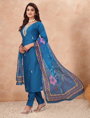 BLUE EMBRODEIRY WORK WITH DIGITAL DUPATTA AND FABRIC COTTON BLEND KURTI PANT DUPATTA SET 3