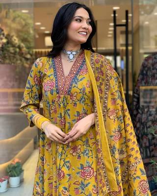 MUSTARD FLORAL DIGITAL PRINT DESIGN AND COTTON BLEND FABRIC ANARKALI KURTI PALAZZO DUPATTA SET 2