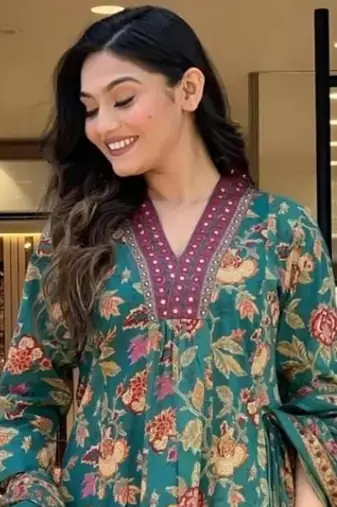 GREEN FLORAL DIGITAL PRINT DESIGN AND COTTON BLEND FABRIC ANARKALI KURTI PALAZZO DUPATTA SET