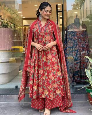 RED FLORAL DIGITAL PRINT DESIGN AND COTTON BLEND FABRIC ANARKALI KURTI PALAZZO DUPATTA SET 1