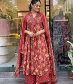 RED FLORAL DIGITAL PRINT DESIGN AND COTTON BLEND FABRIC ANARKALI KURTI PALAZZO DUPATTA SET