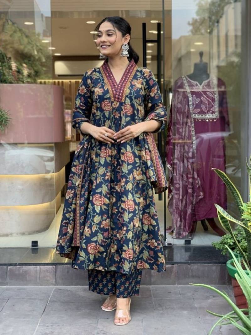 NAVYBLUE FLORAL DIGITAL PRINT DESIGN AND COTTON BLEND FABRIC ANARKALI KURTI PALAZZO DUPATTA SET