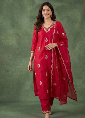 PINK EMBRODEIRY WORK WITH COTTON BLEND KURTI PANT DUPATTA SET 1