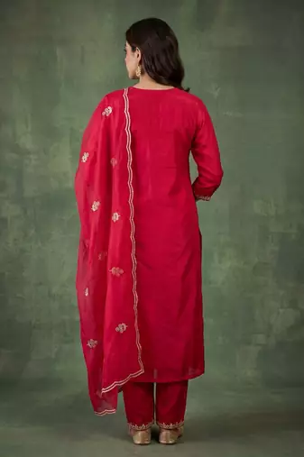 PINK EMBRODEIRY WORK WITH COTTON BLEND KURTI PANT DUPATTA SET