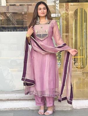 pink color embroidery and thread work with hand stitched beads and latkan work silk blend kurti set 2