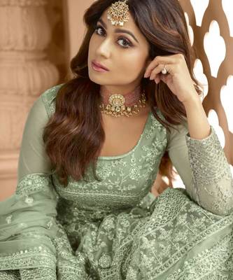 Green net embroidered anarkali set 2