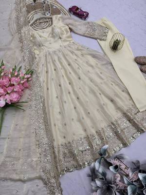 Off-white silk blend embroidered flared gown set 4