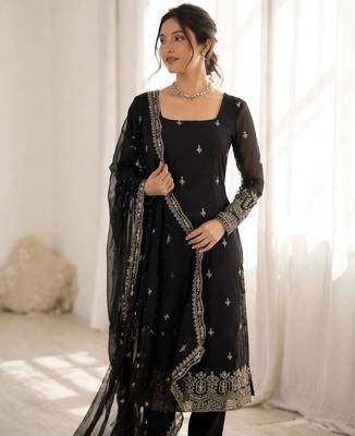 Black georgette thread embroidery kurta set 2