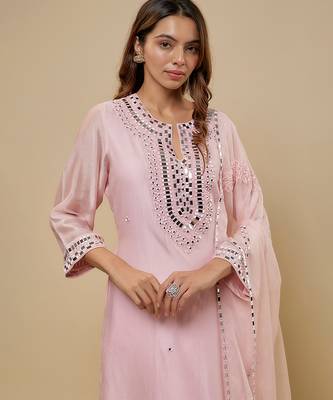 Blush pink embroidered chanderi muslin organza kurta set 4