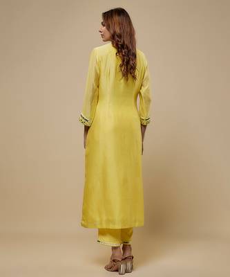 Butter yellow embroidered chanderi muslin organza kurta set 2