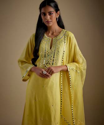 Baby yellow embroidered chanderi muslin organza kurta set 4