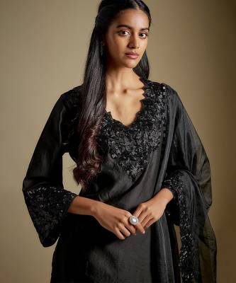 Black embroidered chanderi muslin organza kurta set 4