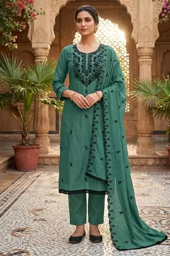 Green silk blend embroidered salwar kameez