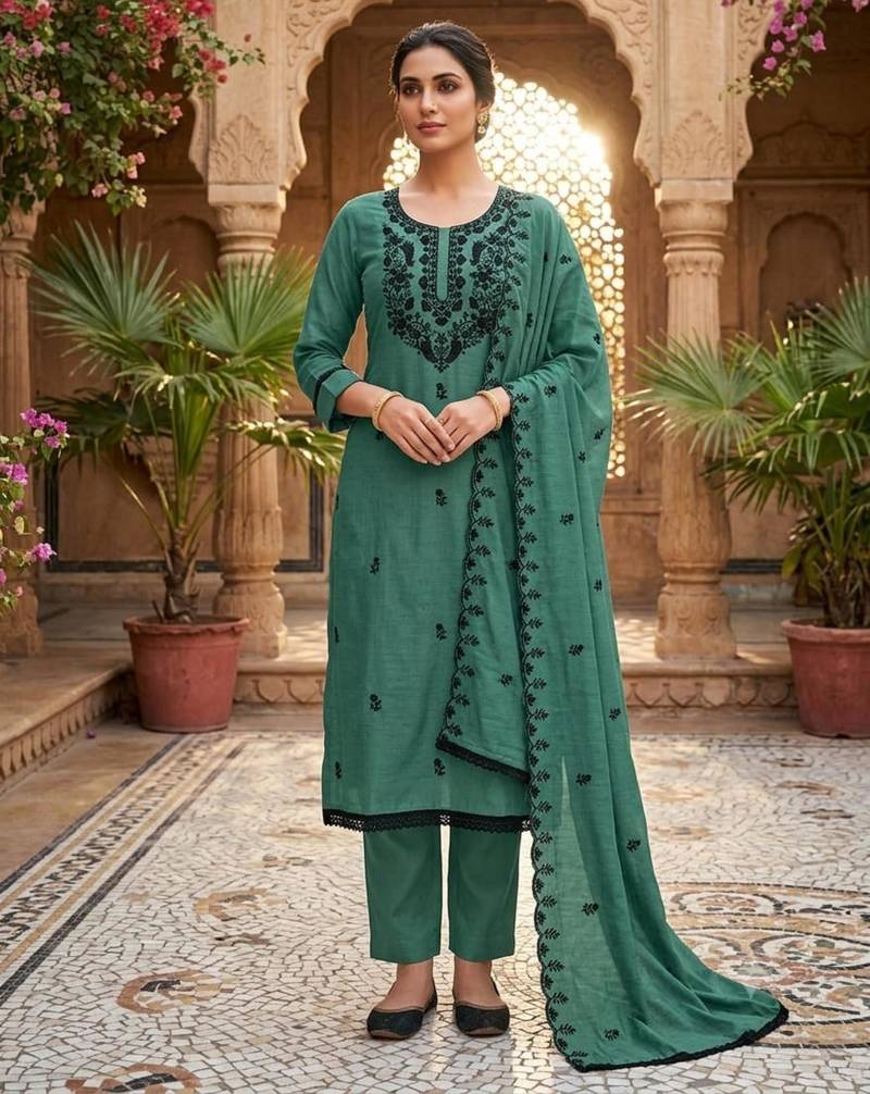 Green silk blend embroidered salwar kameez