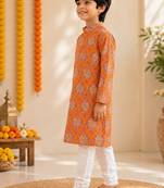 Kesari paan boota kurta set