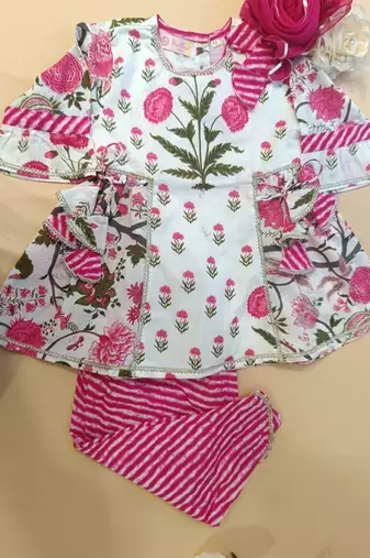 Pink leheriya dhoti set