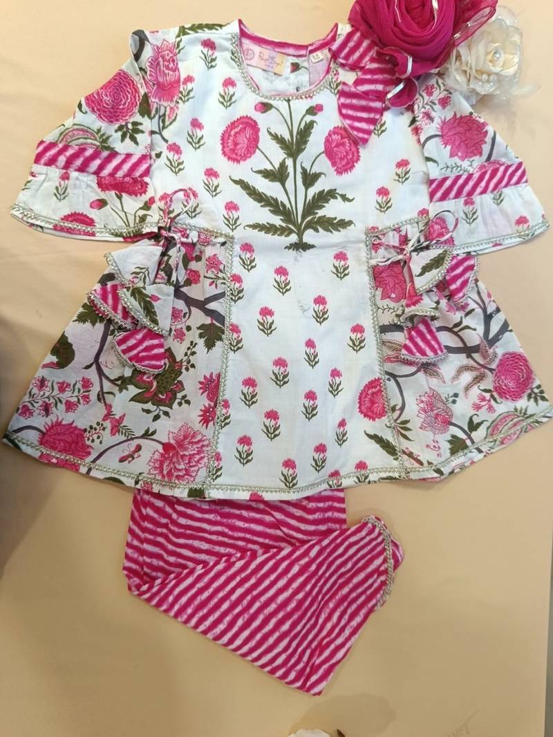 Pink leheriya dhoti set
