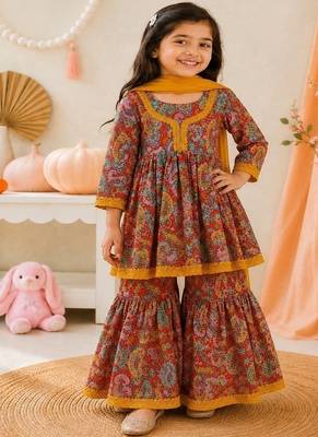 Girls red paisley kurta set 1